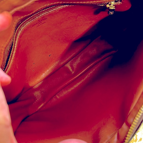 LV MONO CROSSBODY IN GOOD CONDITION used but lovely bag - Picture 6 of 13